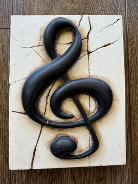 Sid Dickens T-06 Treble Clef Black Plaque with White